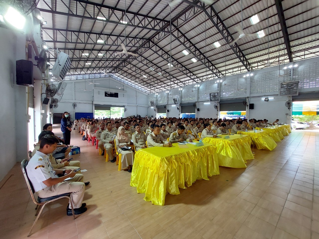 202406131127-LINE_ALBUM_ปภ.บรรยายประชุมกำนันผู้ใหญ่บ้าน_240613_5_0.jpg